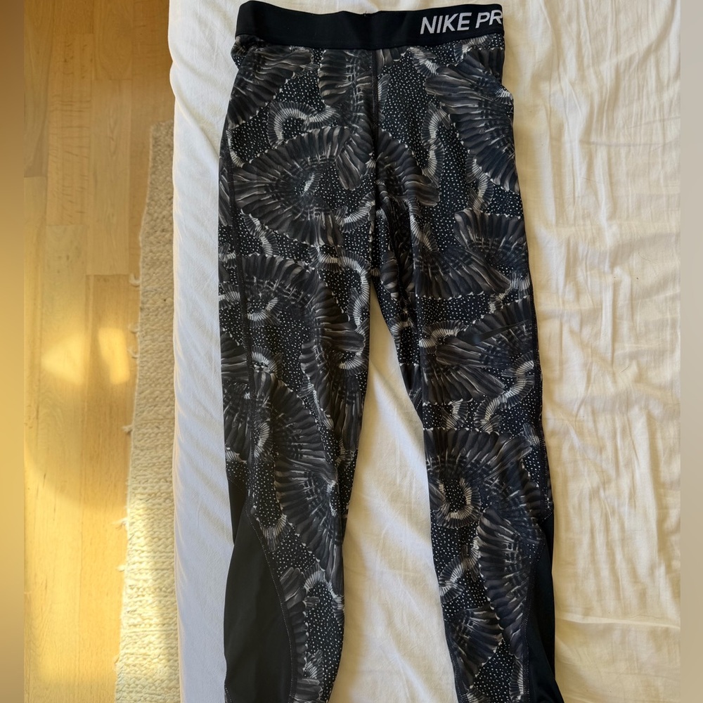 Nike Cropped Leggings